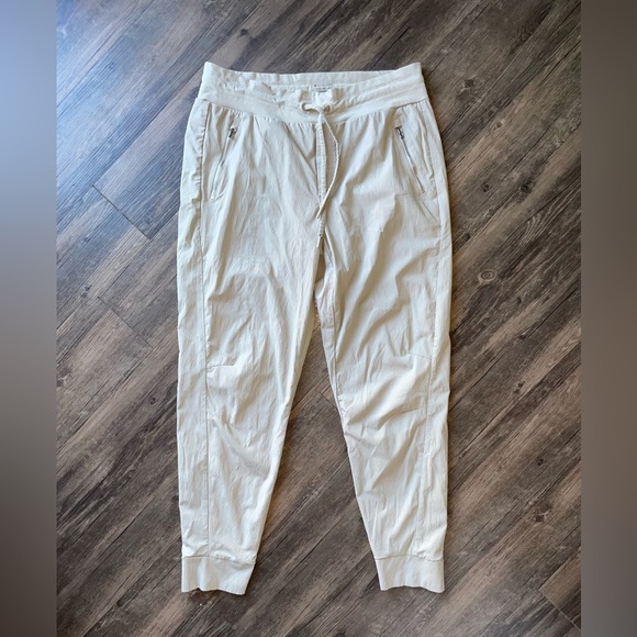 (SOLD) ATHLETA Trekkie North Hiking Jogger Pants Windstopper Nylon Sz 14 Tall - Picture 1 of 5